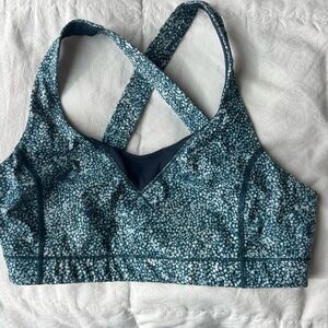 Lululemon sports bra